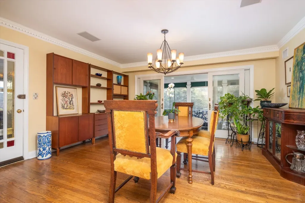 435 W Beech Street Long Beach NY 11561