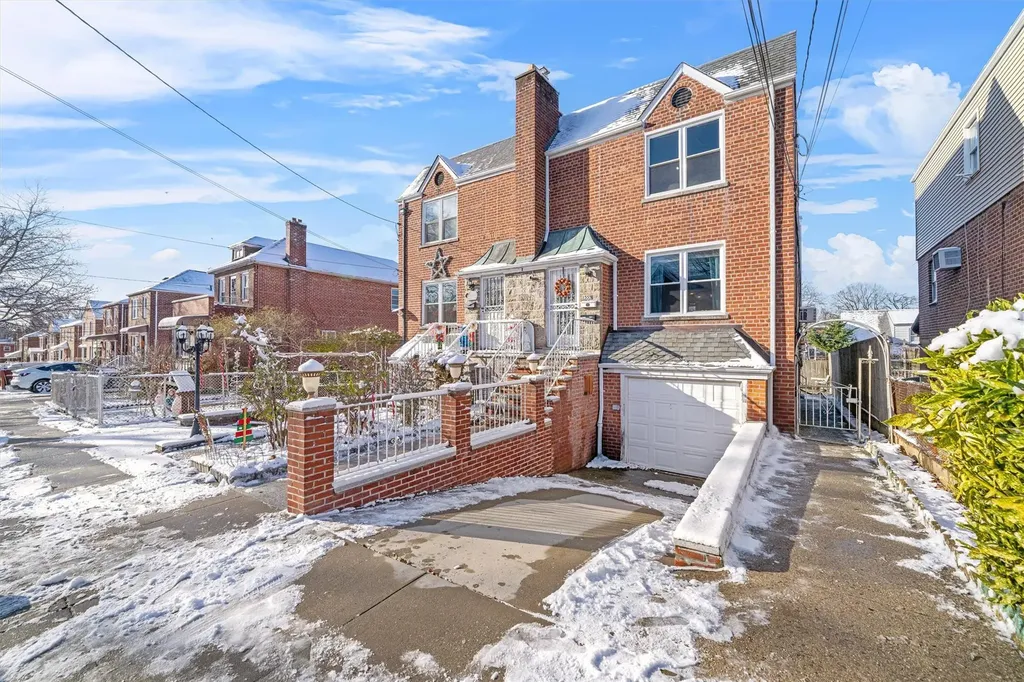 2555 Morgan Avenue Bronx NY 10469