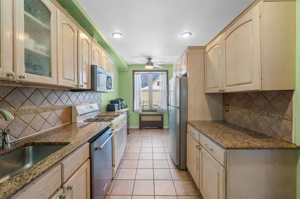 2555 Morgan Avenue Bronx NY 10469