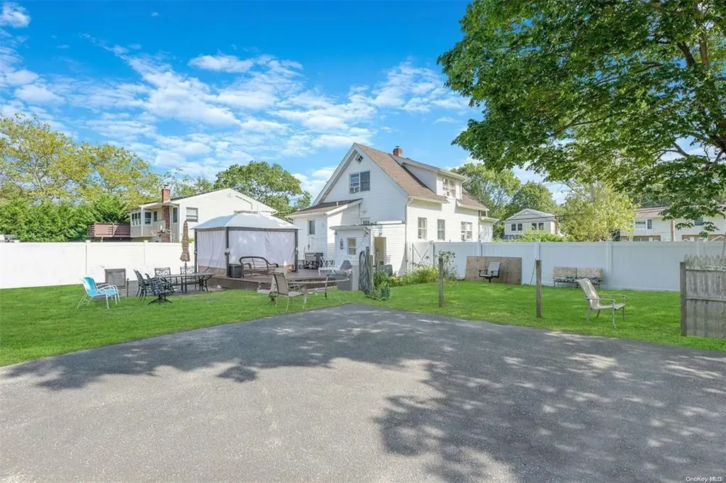 165 Barton Avenue Patchogue NY 11772