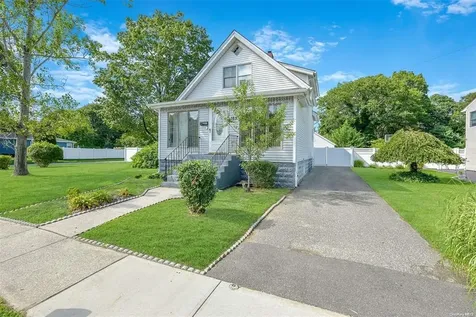 165 Barton Avenue Patchogue NY 11772