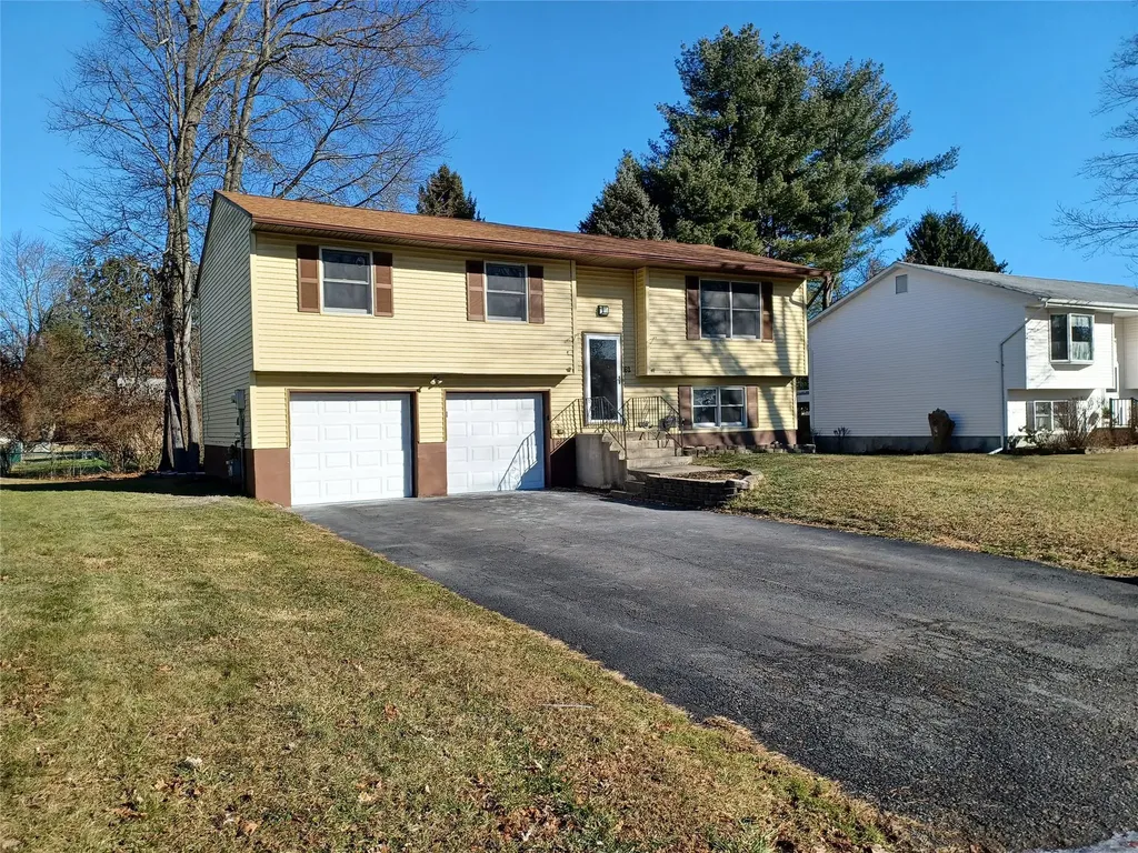 62 Brewster Drive Middletown NY 10940