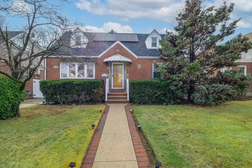 22 Fritchie Place Valley Stream NY 11580