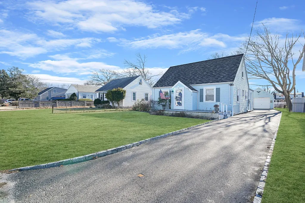 44 Terrell Street Patchogue NY 11772
