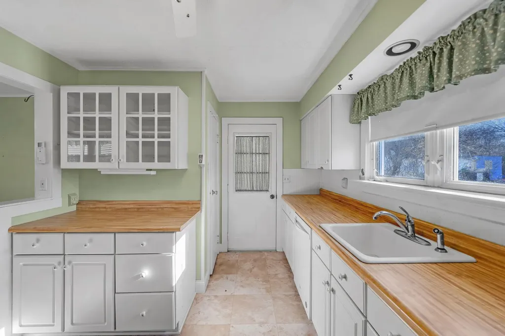 44 Terrell Street Patchogue NY 11772