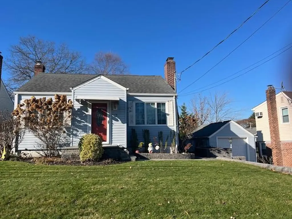 116 Devon Road Albertson NY 11507