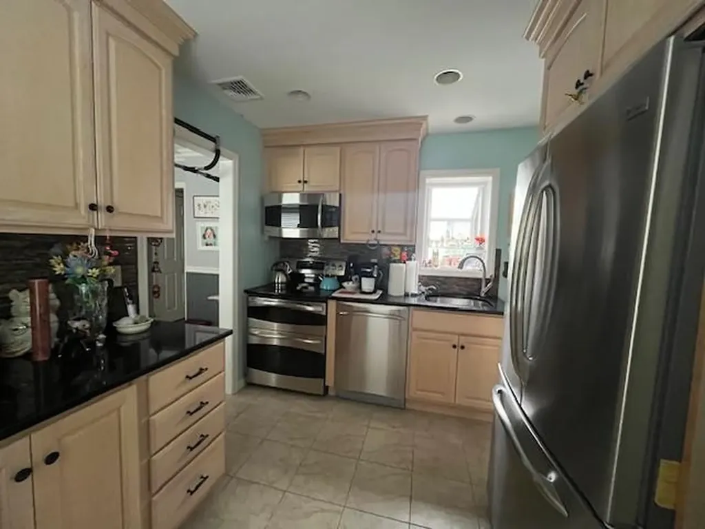 116 Devon Road Albertson NY 11507