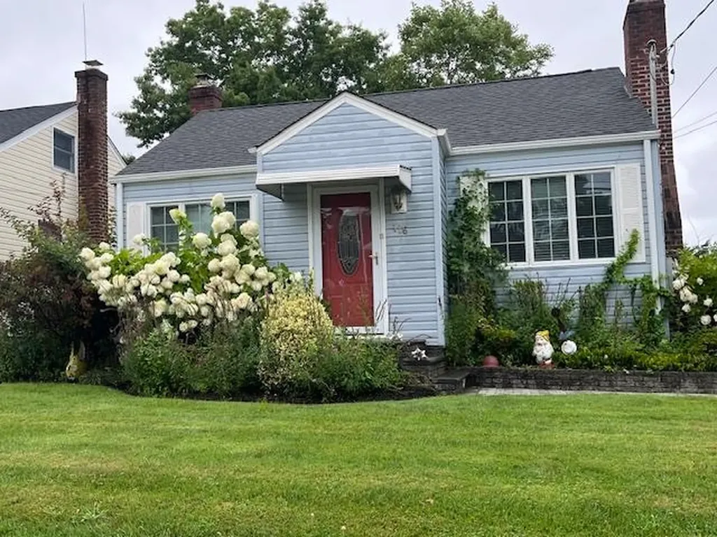 116 Devon Road Albertson NY 11507