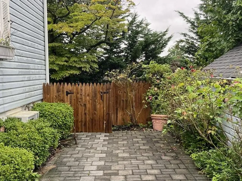 116 Devon Road Albertson NY 11507