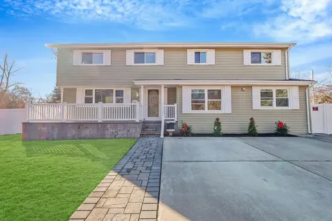 86 Colonial Springs Lane Wheatley Heights NY 11798