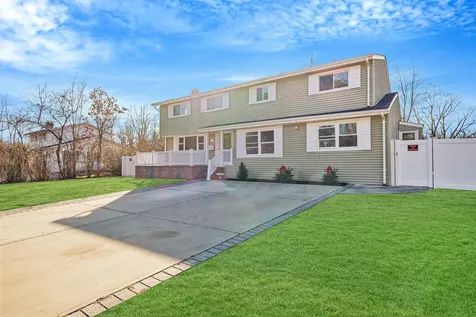86 Colonial Springs Lane Wheatley Heights NY 11798