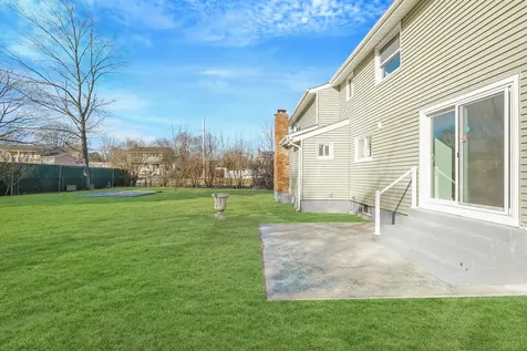 86 Colonial Springs Lane Wheatley Heights NY 11798
