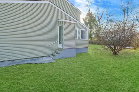 86 Colonial Springs Lane Wheatley Heights NY 11798