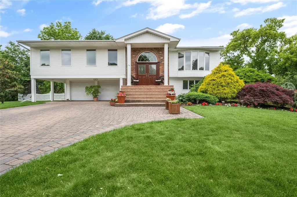 18 Peppermint Road Commack NY 11725