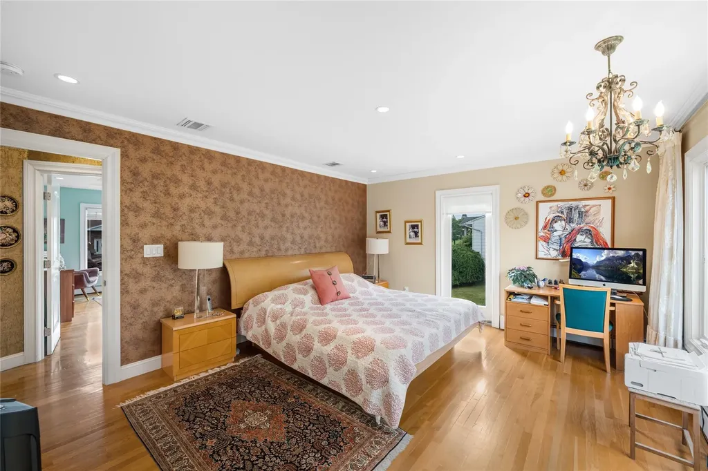 18 Peppermint Road Commack NY 11725