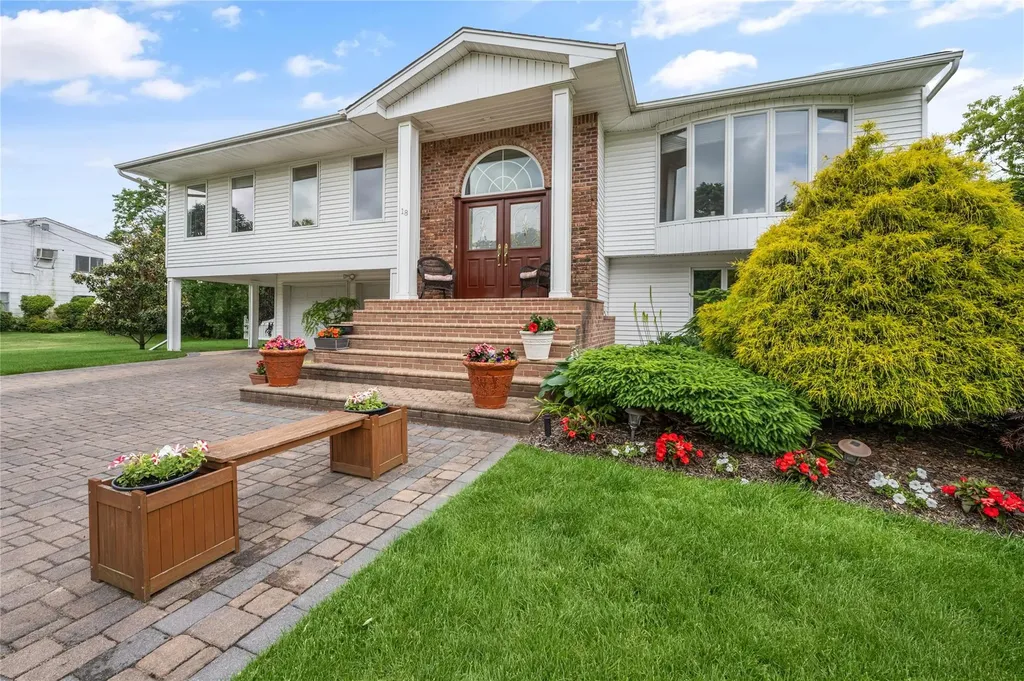 18 Peppermint Road Commack NY 11725
