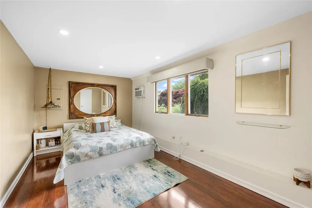 18 Peppermint Road Commack NY 11725