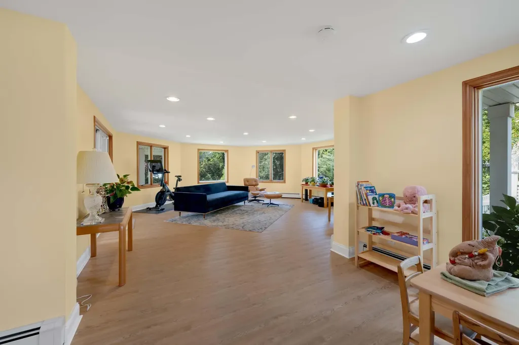 18 Peppermint Road Commack NY 11725