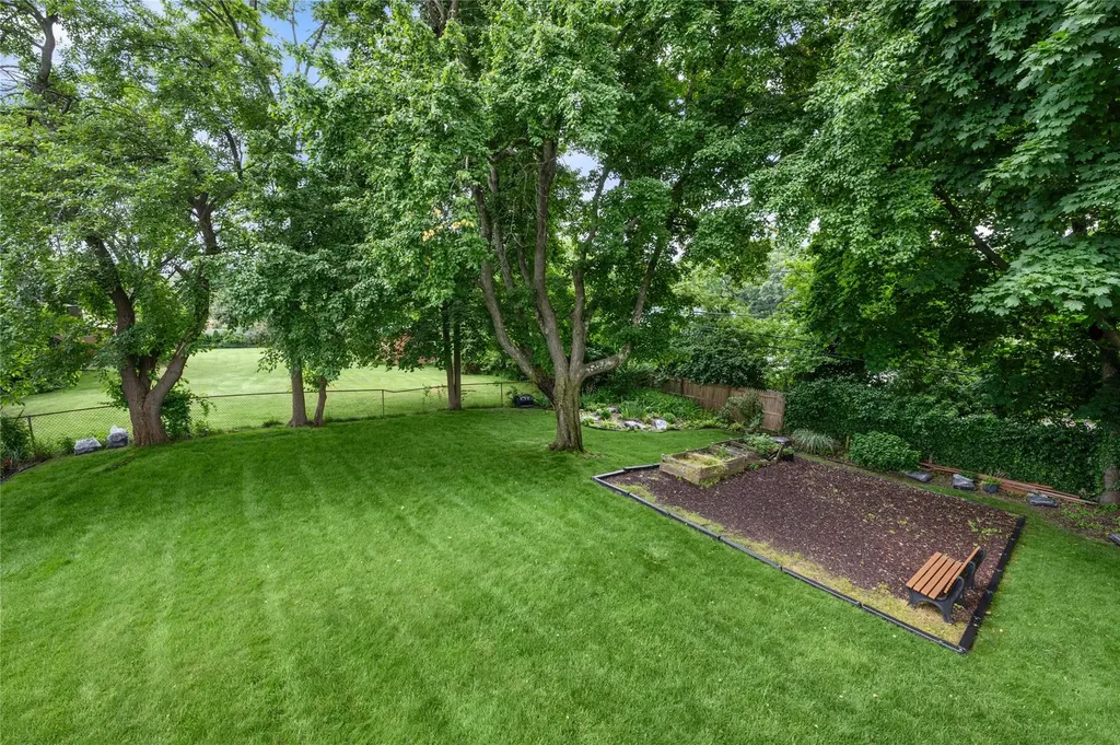 18 Peppermint Road Commack NY 11725