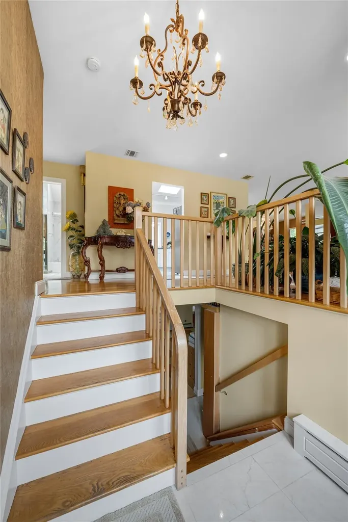 18 Peppermint Road Commack NY 11725