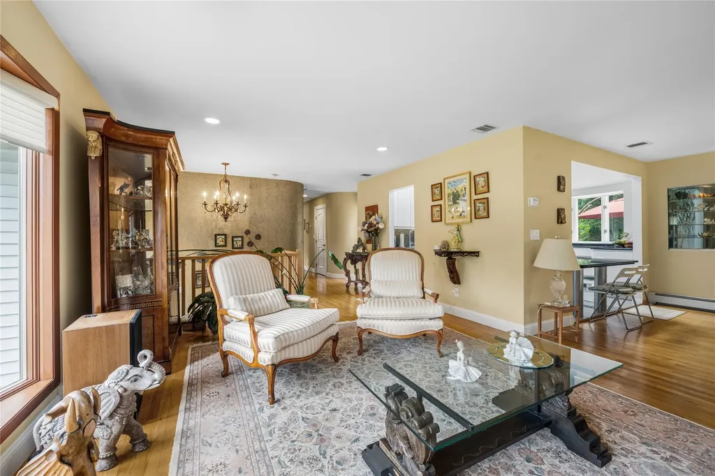 18 Peppermint Road Commack NY 11725