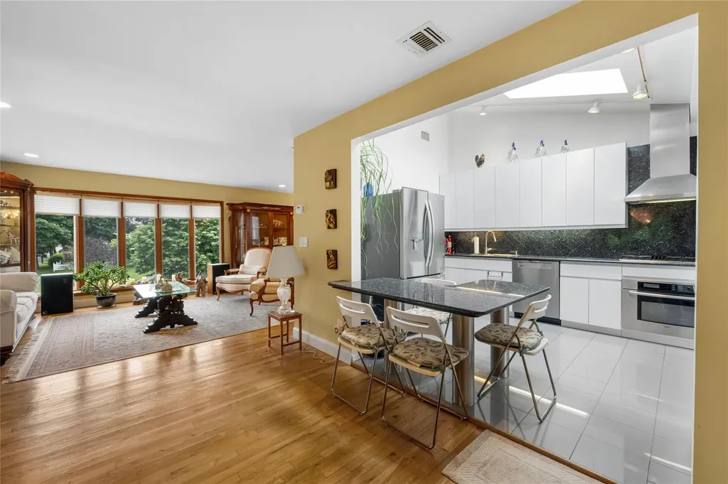 18 Peppermint Road Commack NY 11725
