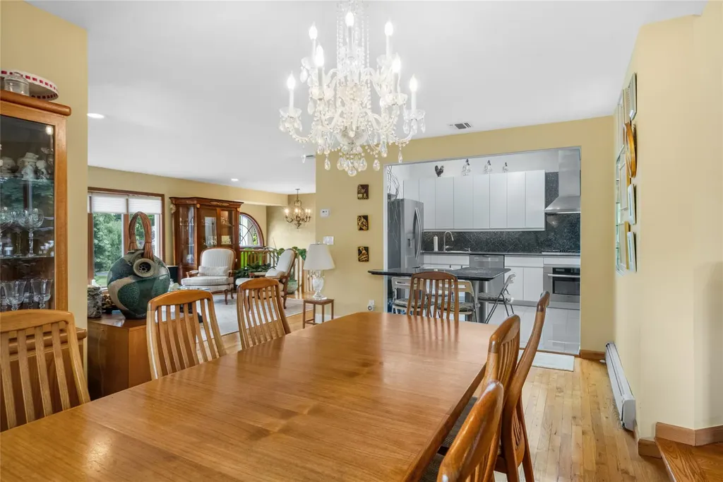18 Peppermint Road Commack NY 11725