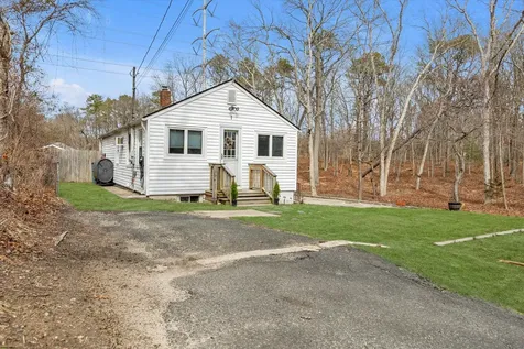 1 Rexmere Avenue Farmingville NY 11738
