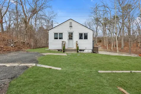 1 Rexmere Avenue Farmingville NY 11738