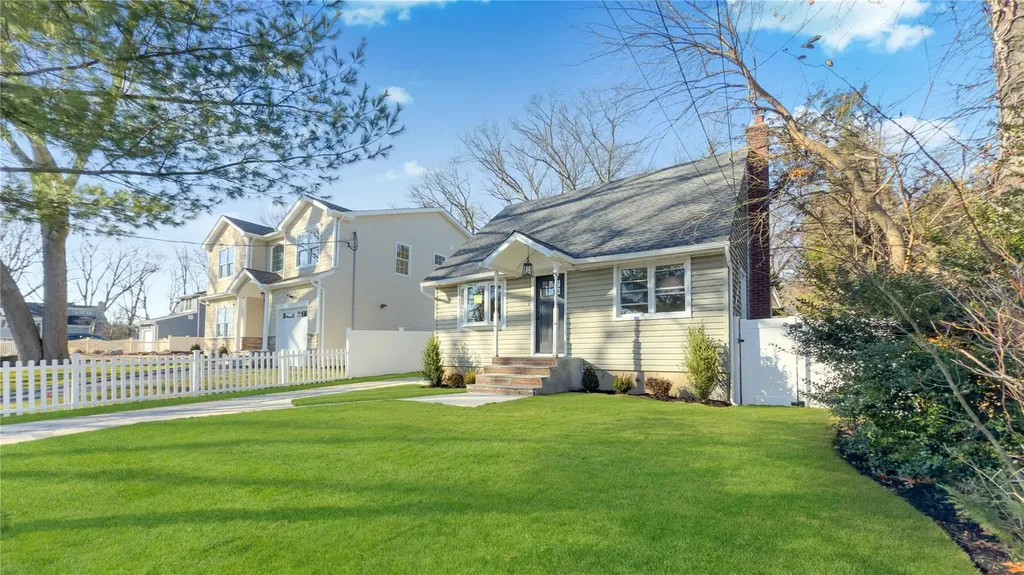 11 Hickory Bayville NY 11709