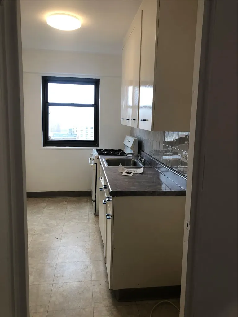 2180 33rd Road Astoria NY 11106