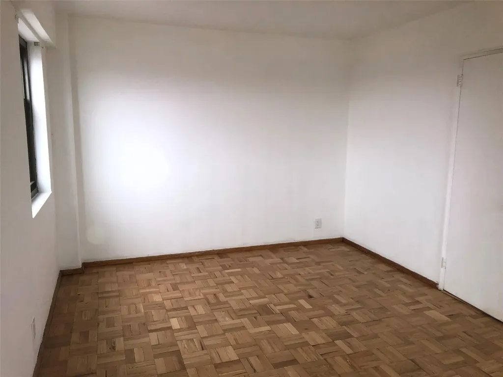 2180 33rd Road Astoria NY 11106