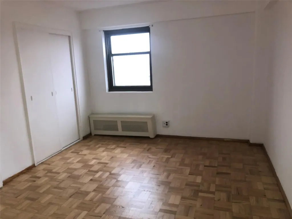 2180 33rd Road Astoria NY 11106