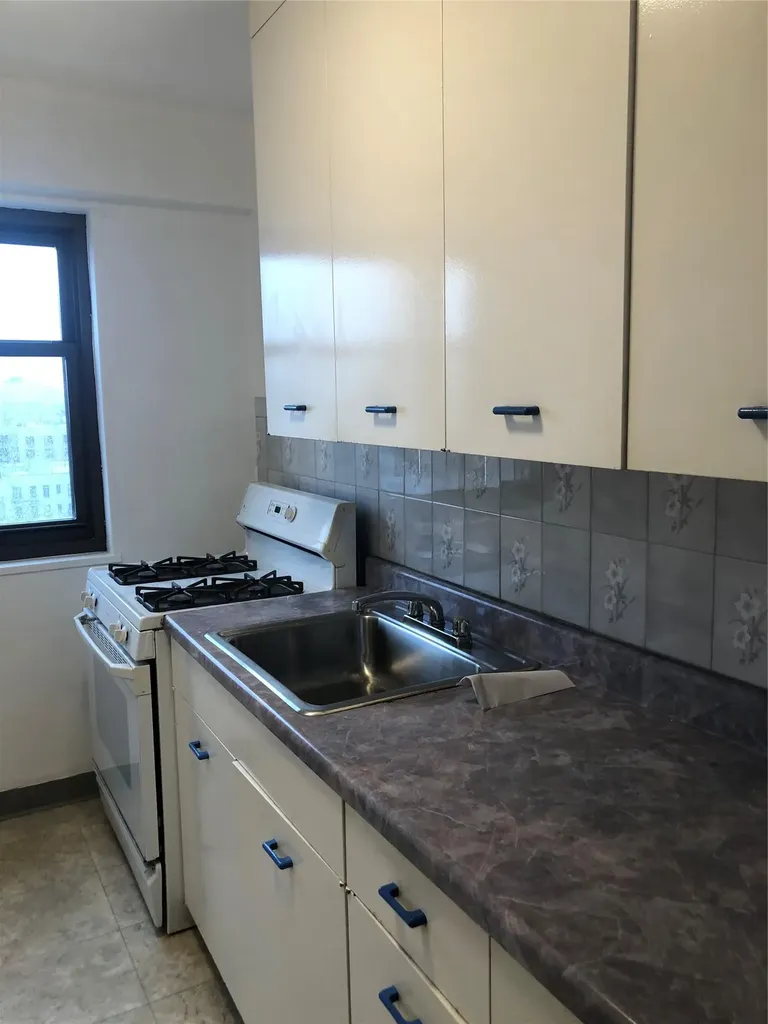 2180 33rd Road Astoria NY 11106