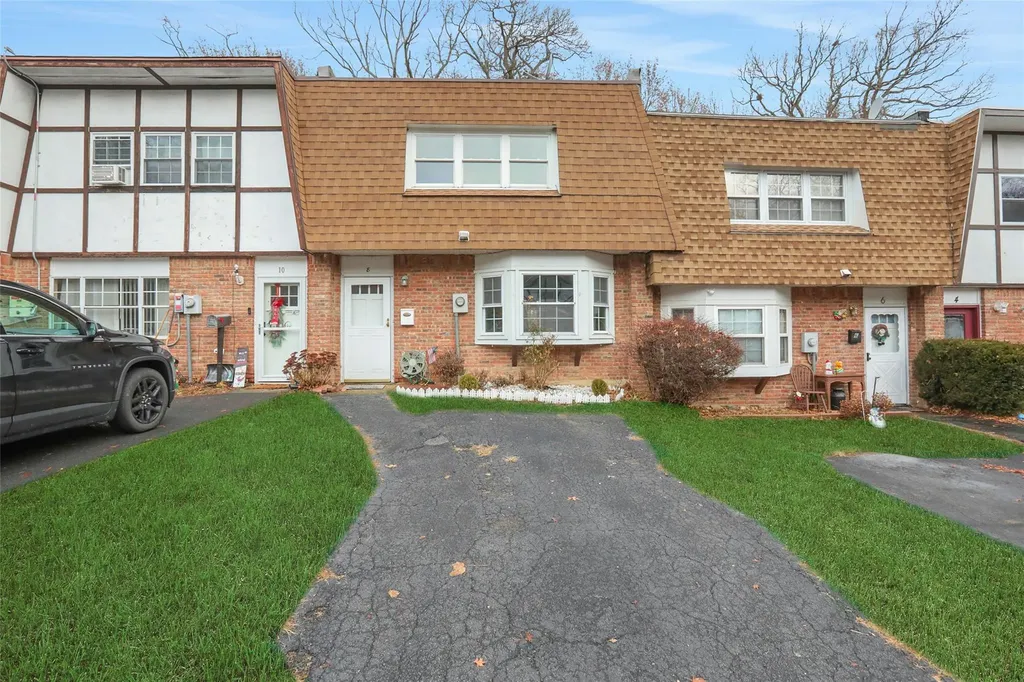 8 Roundtree Court Beacon NY 12508