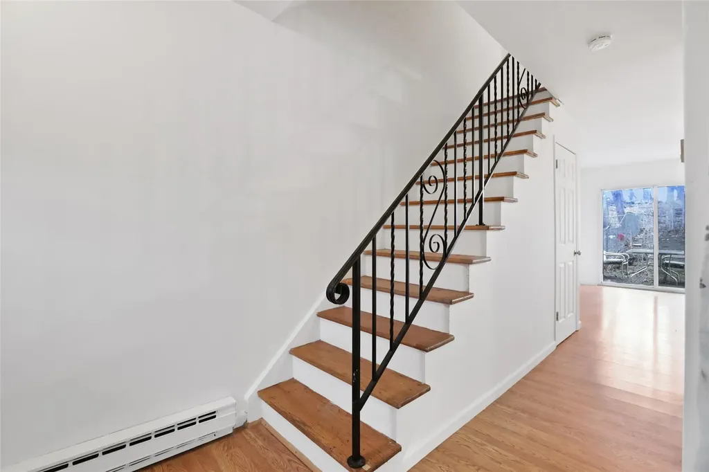 8 Roundtree Court Beacon NY 12508