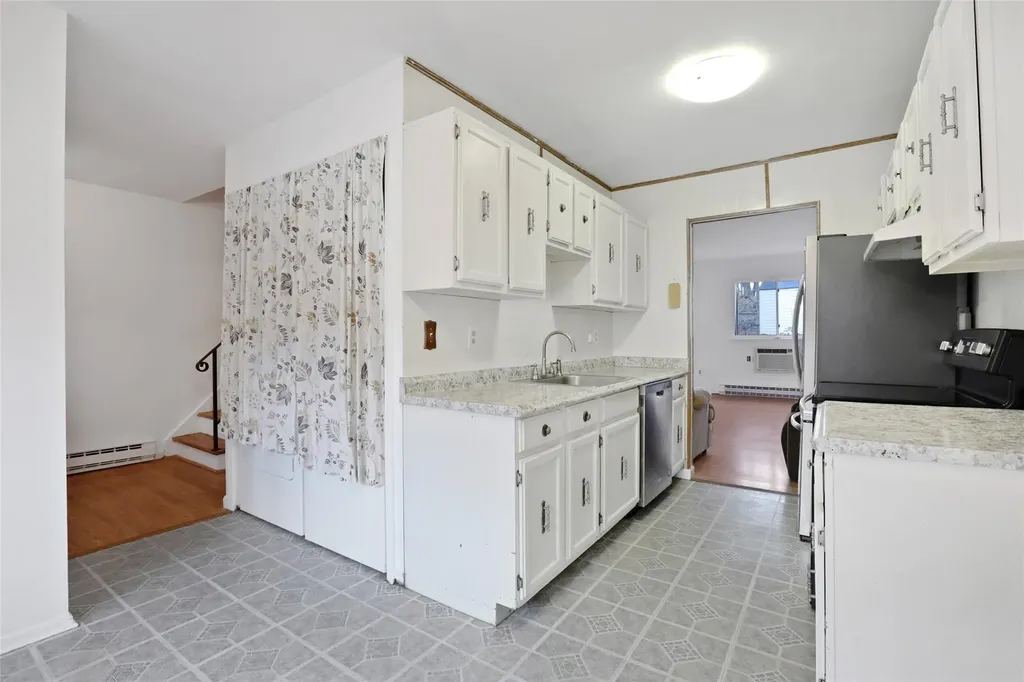 8 Roundtree Court Beacon NY 12508