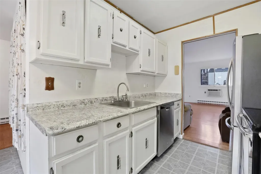 8 Roundtree Court Beacon NY 12508