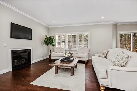 1 Stephanie Court Ridge NY 11961