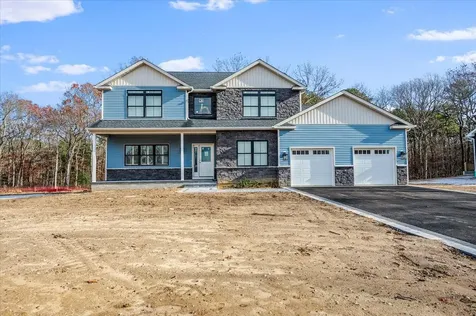 1 Stephanie Court Ridge NY 11961