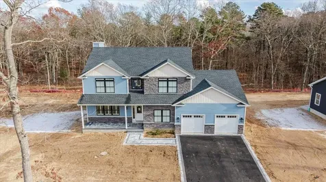 1 Stephanie Court Ridge NY 11961