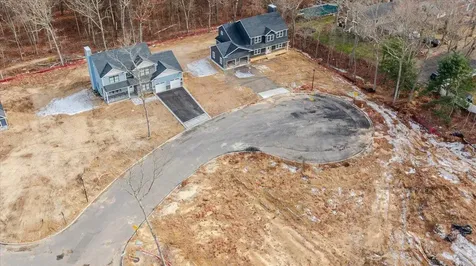 1 Stephanie Court Ridge NY 11961