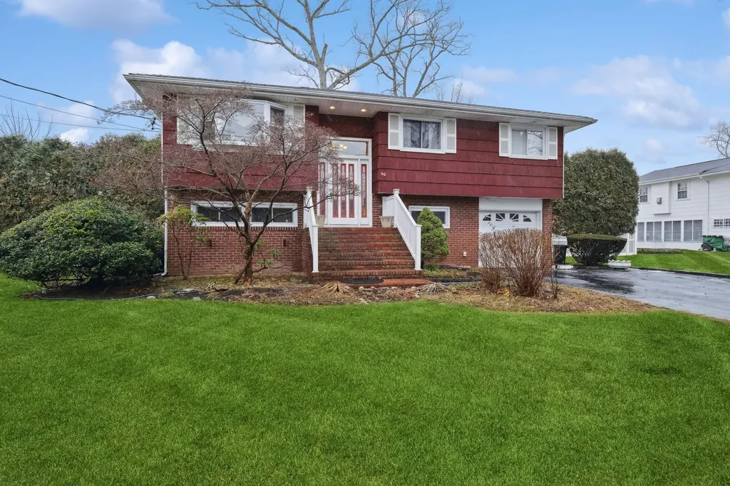 60 Putnam Avenue Babylon NY 11704