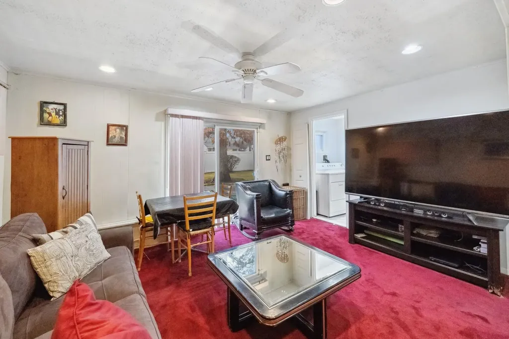 60 Putnam Avenue West Babylon NY 11704