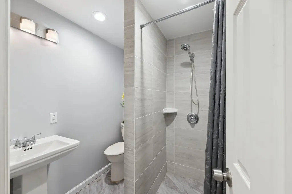 60 Putnam Avenue West Babylon NY 11704