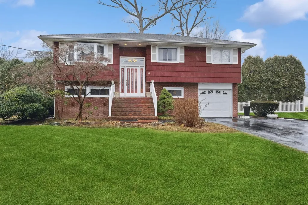 60 Putnam Avenue West Babylon NY 11704