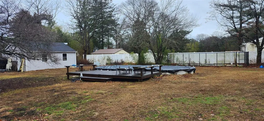 5 Karls Road Yaphank NY 11980