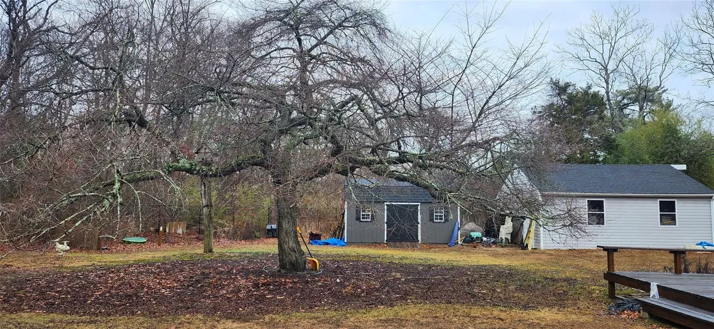 5 Karls Road Yaphank NY 11980