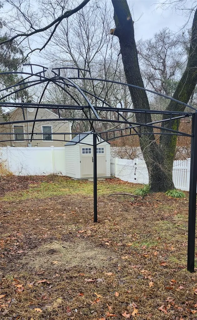 5 Karls Road Yaphank NY 11980
