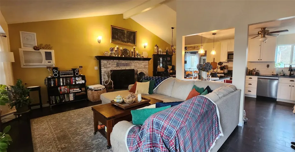5 Karls Road Yaphank NY 11980